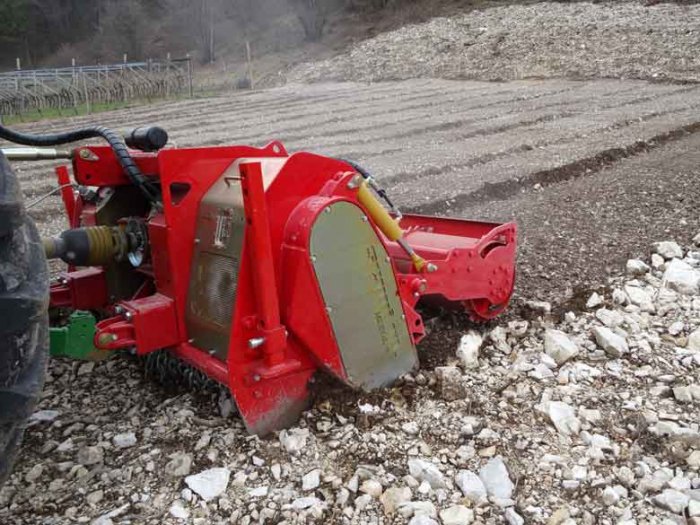 2020-06-04-17.07.34mulcher-rotovator-midisoil-dt-4.jpg