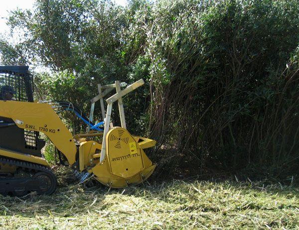 2020-06-04-23.07.24img-files-04-midiforst-skid-steer-4-700.jpg